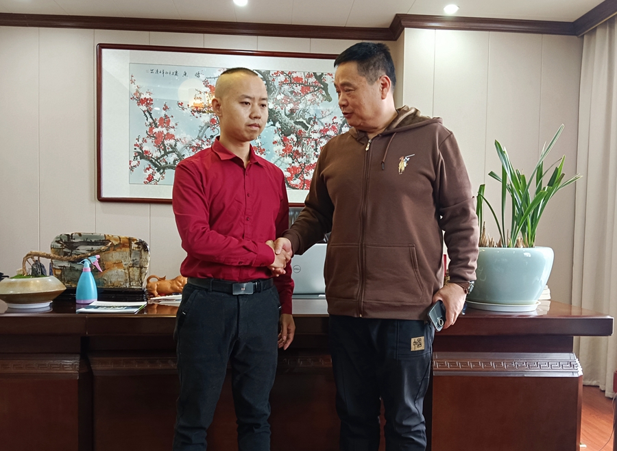 歡迎美國華僑進出口商會副會長到睿婕工廠考察，未來將共同出口輕鋼房屋材料到美國